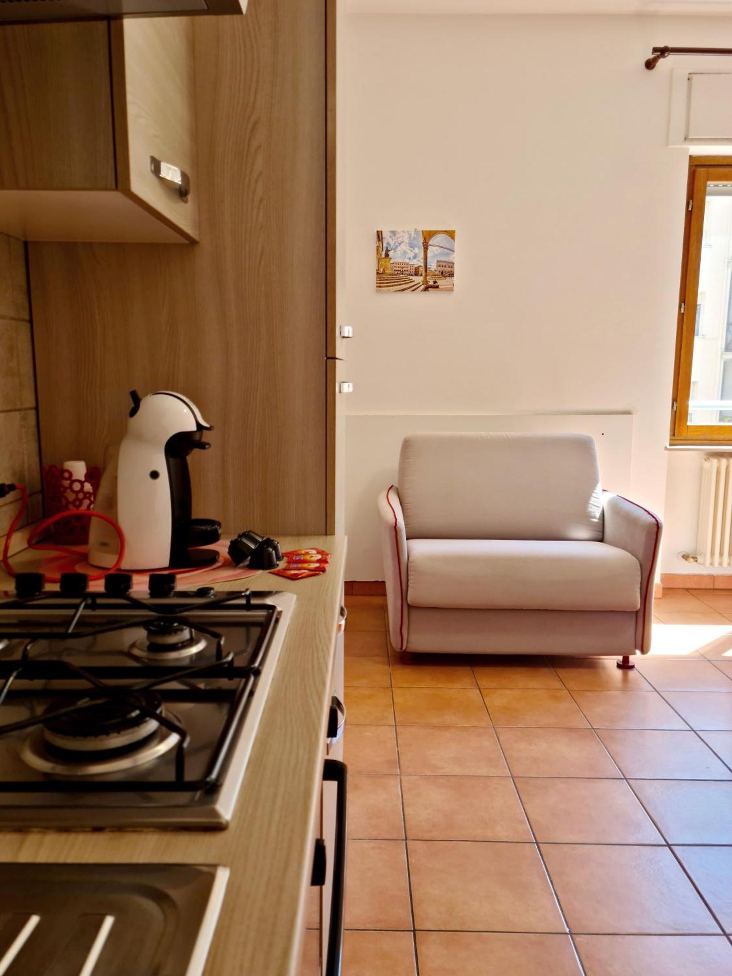 Ampio E Luminoso Monolocale Apartment Perugia Bagian luar foto