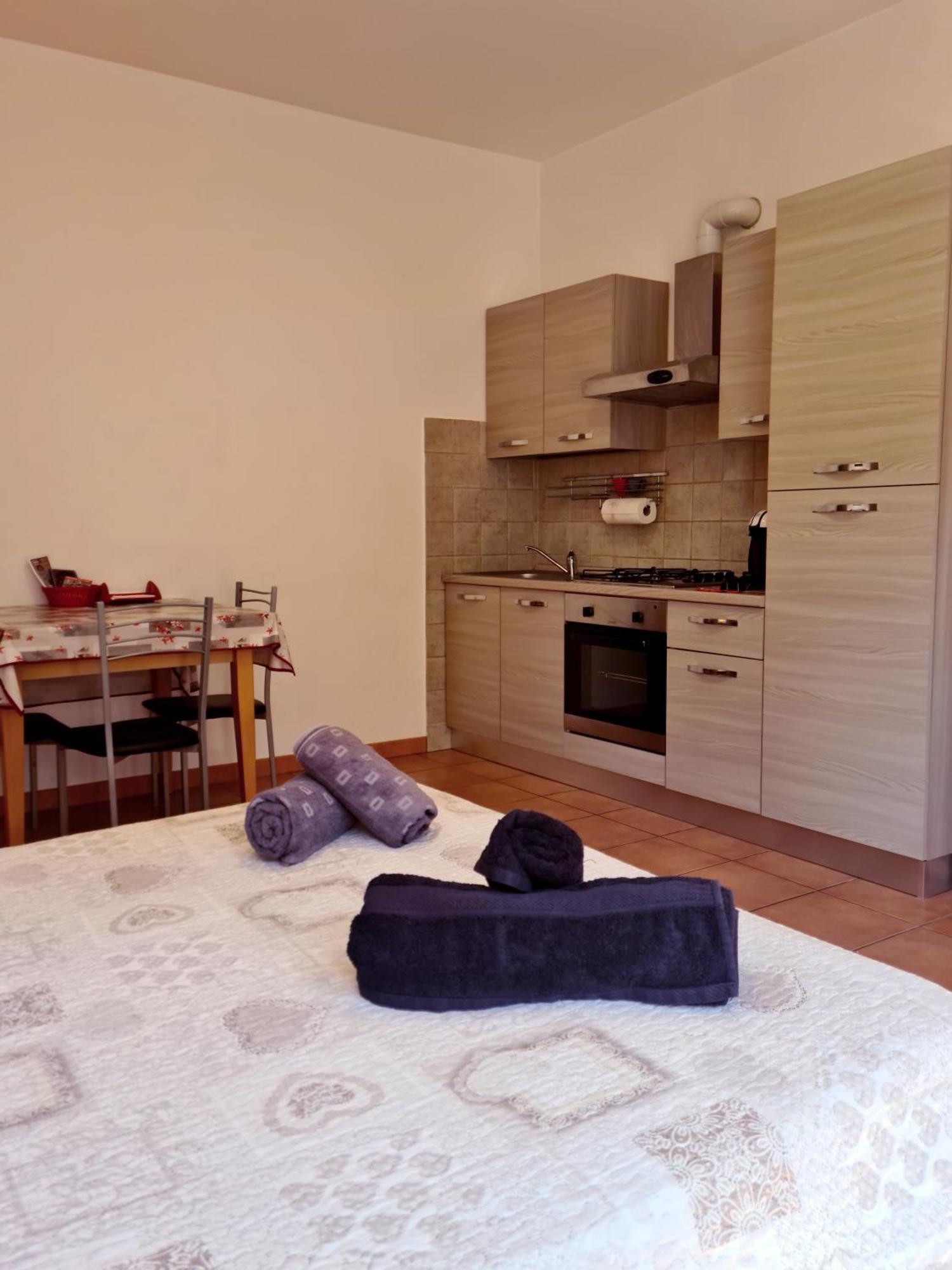 Ampio E Luminoso Monolocale Apartment Perugia Bagian luar foto